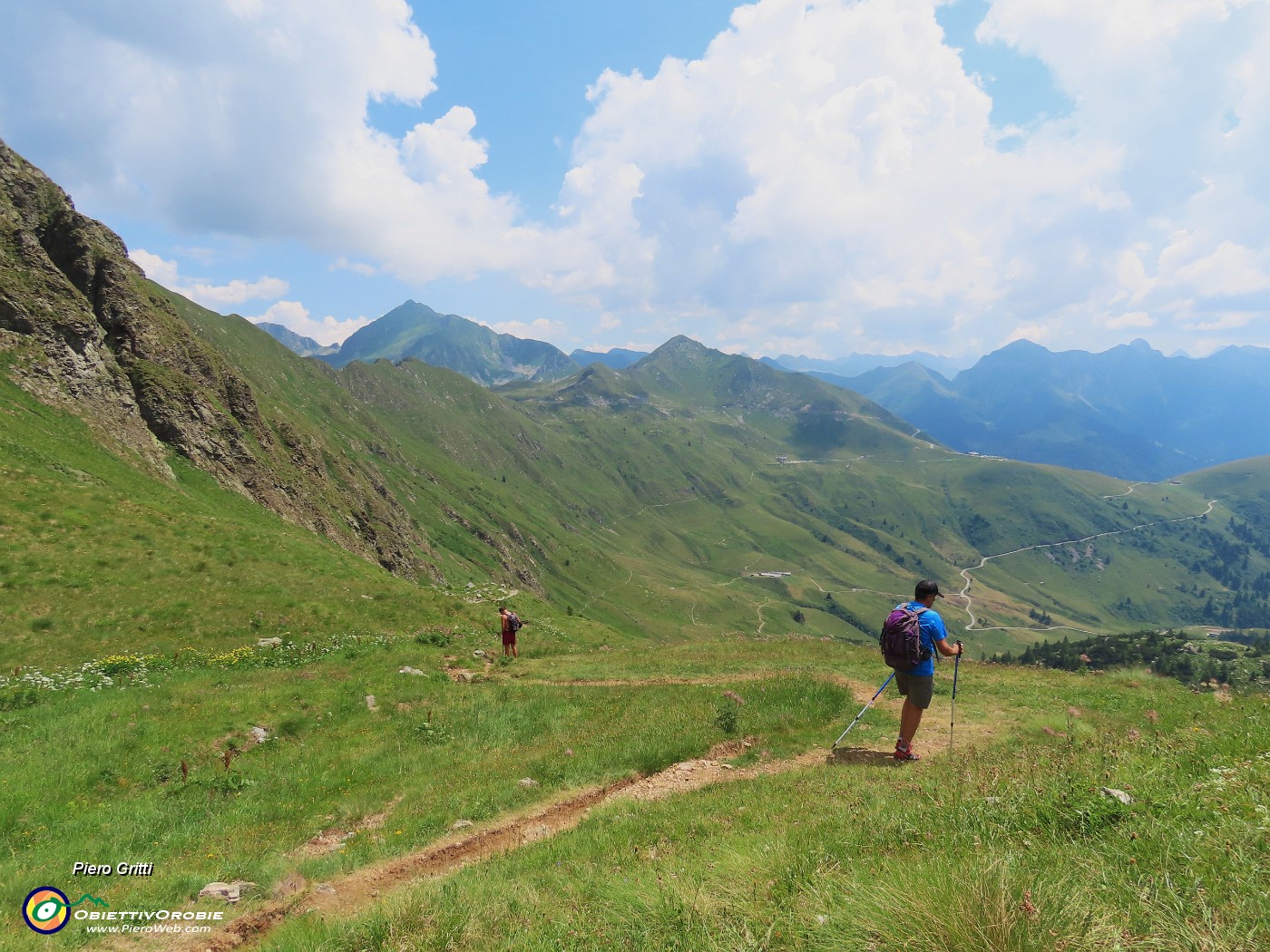 62 Sul sent. 161 scendiamo verso Ca' San Marcol.JPG